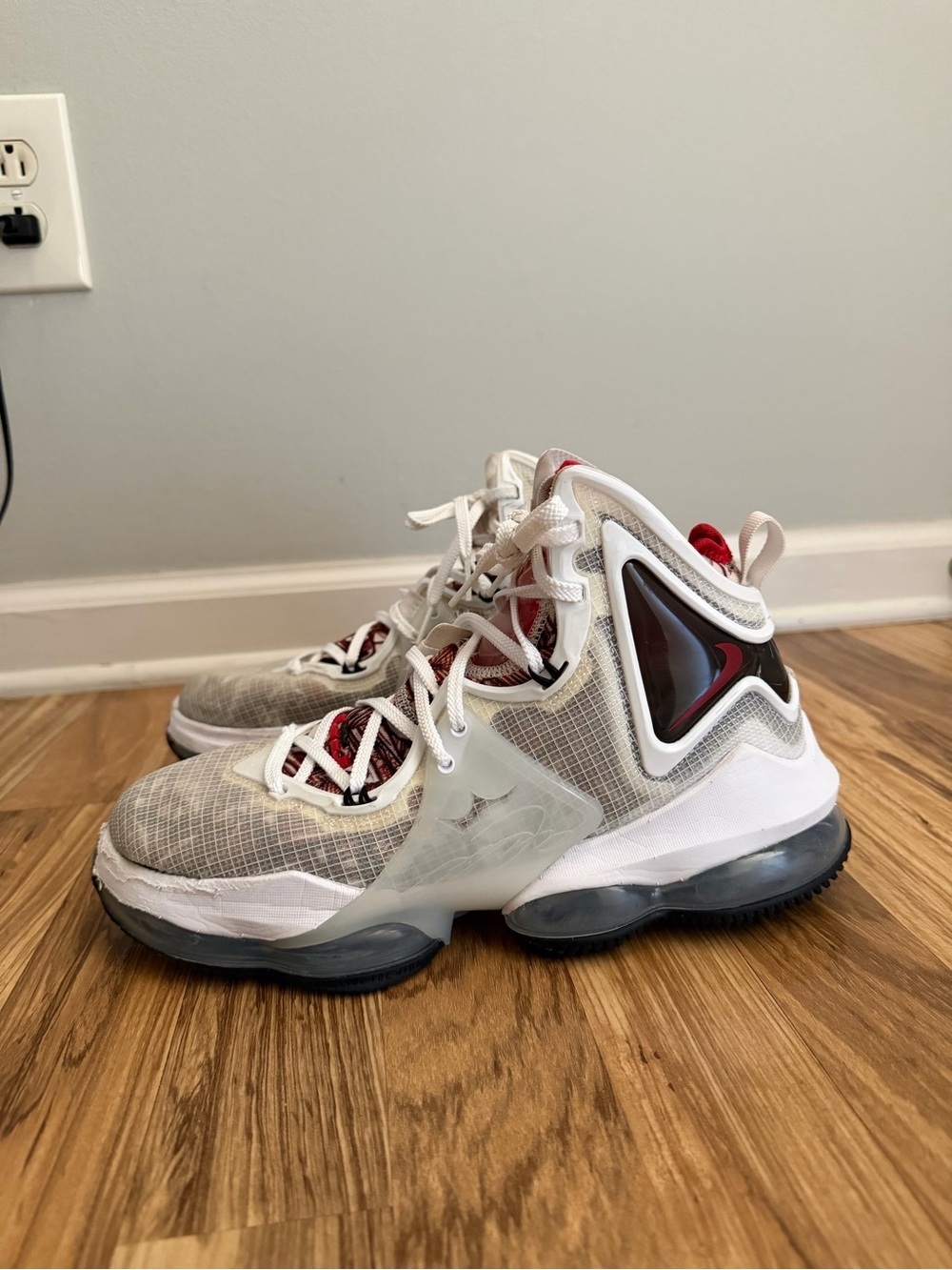 Nike LeBron 19’ Sketch CZ0203-101 White Red Clear Men’s Size 7.5